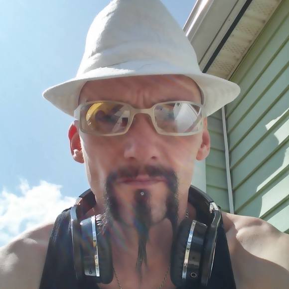 Meet your Posher, Stephane - Picture 1 of 1